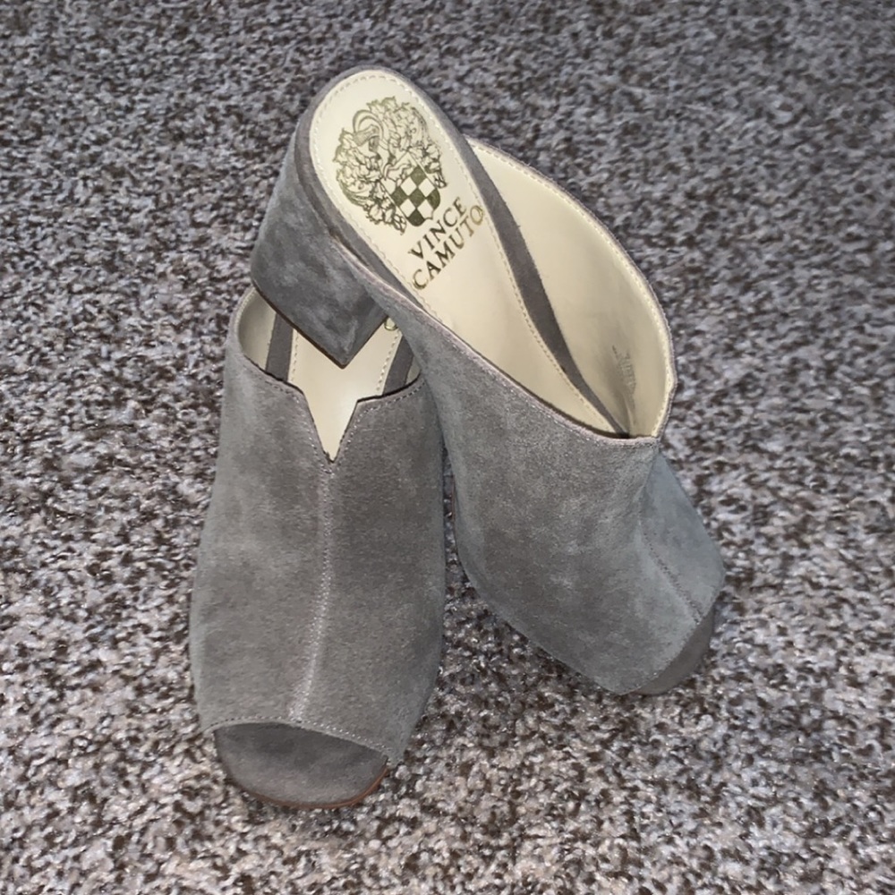 Vince Camuto Peep Toe